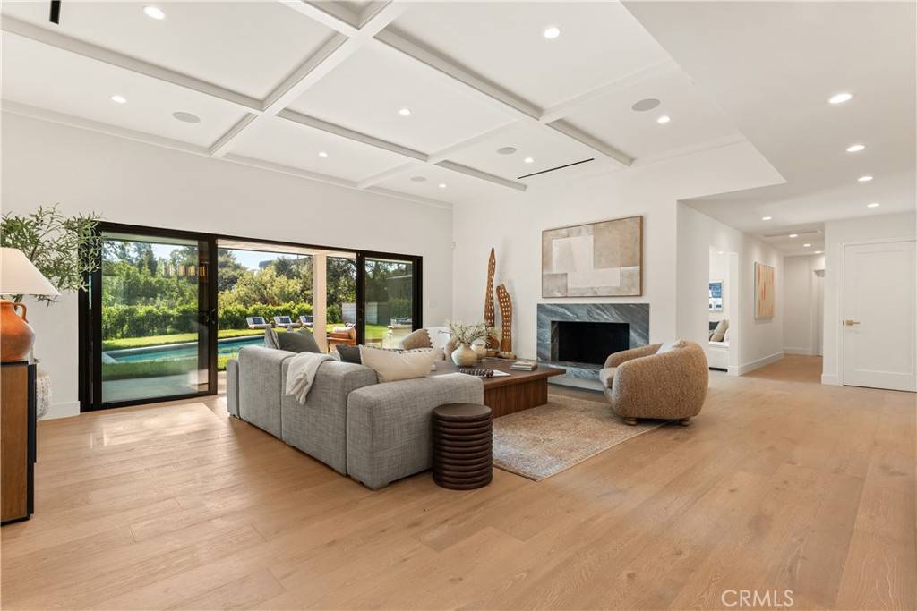 Encino, CA 91436,4041 Sapphire DR