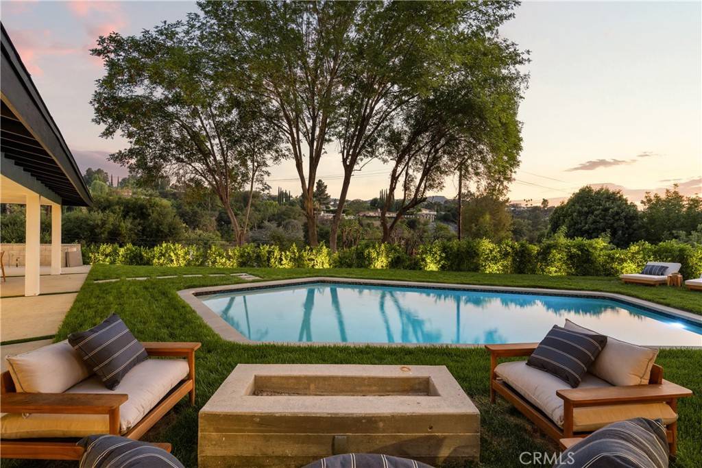 Encino, CA 91436,4041 Sapphire DR