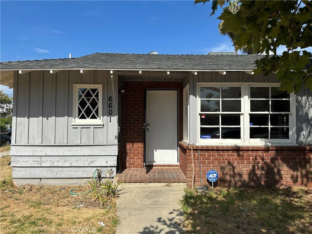 Van Nuys, CA 91405,6601 Burnet AVE
