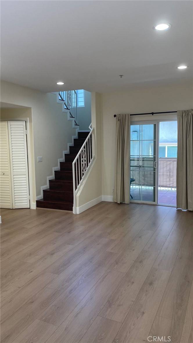 Montrose, CA 91020,2315 Mira Vista AVE #103