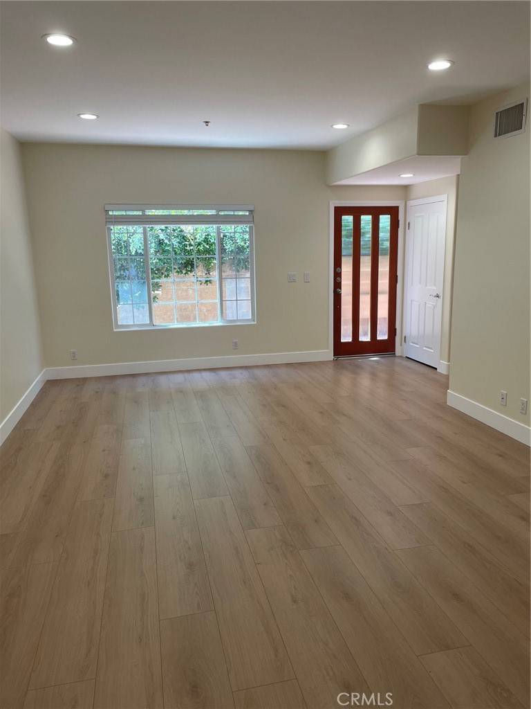 Montrose, CA 91020,2315 Mira Vista AVE #103