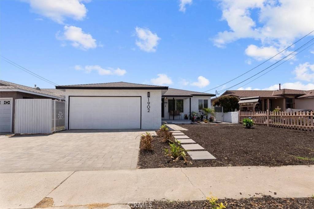 Compton, CA 90220,1902 W 156th ST