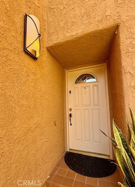 Agoura Hills, CA 91301,5291 Colodny DR #5