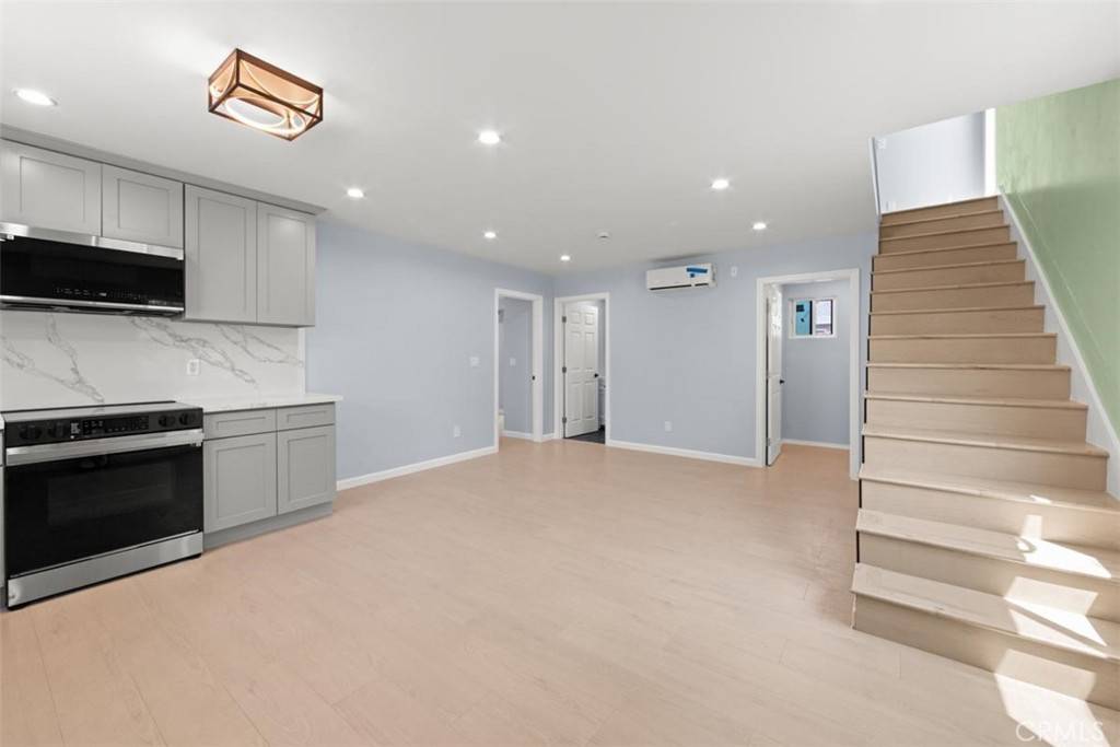 Winnetka, CA 91306,20239 Hartland St