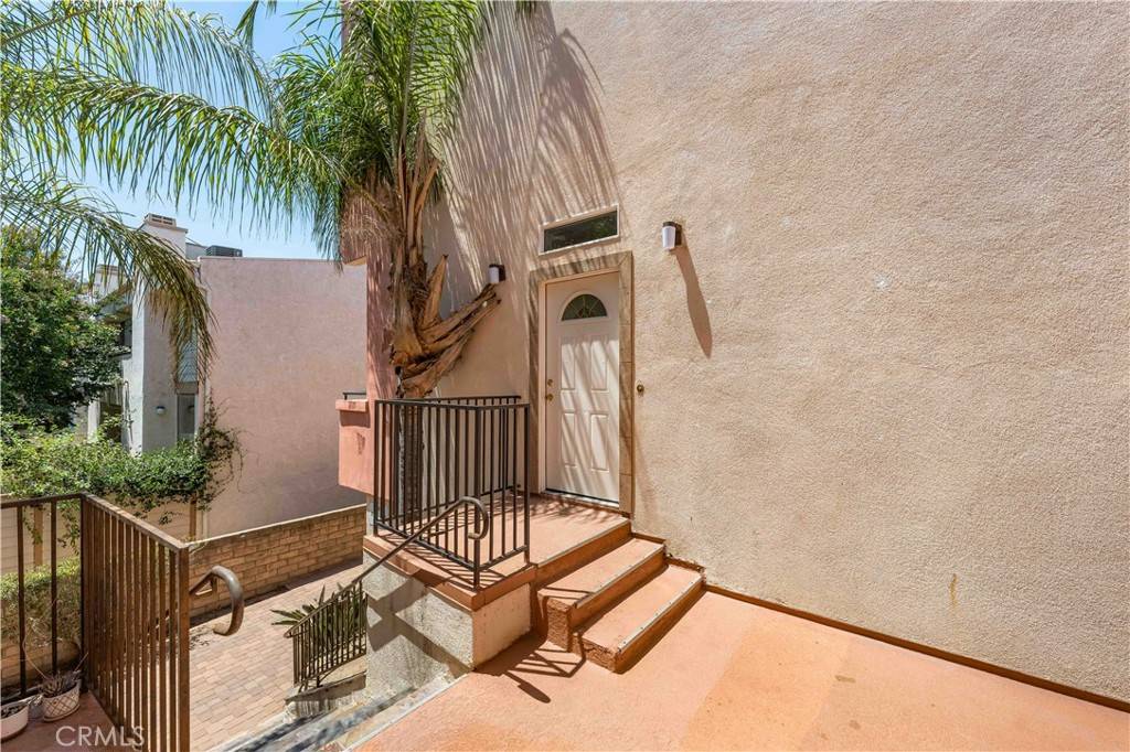 Chatsworth, CA 91311,10235 Independence AVE #10