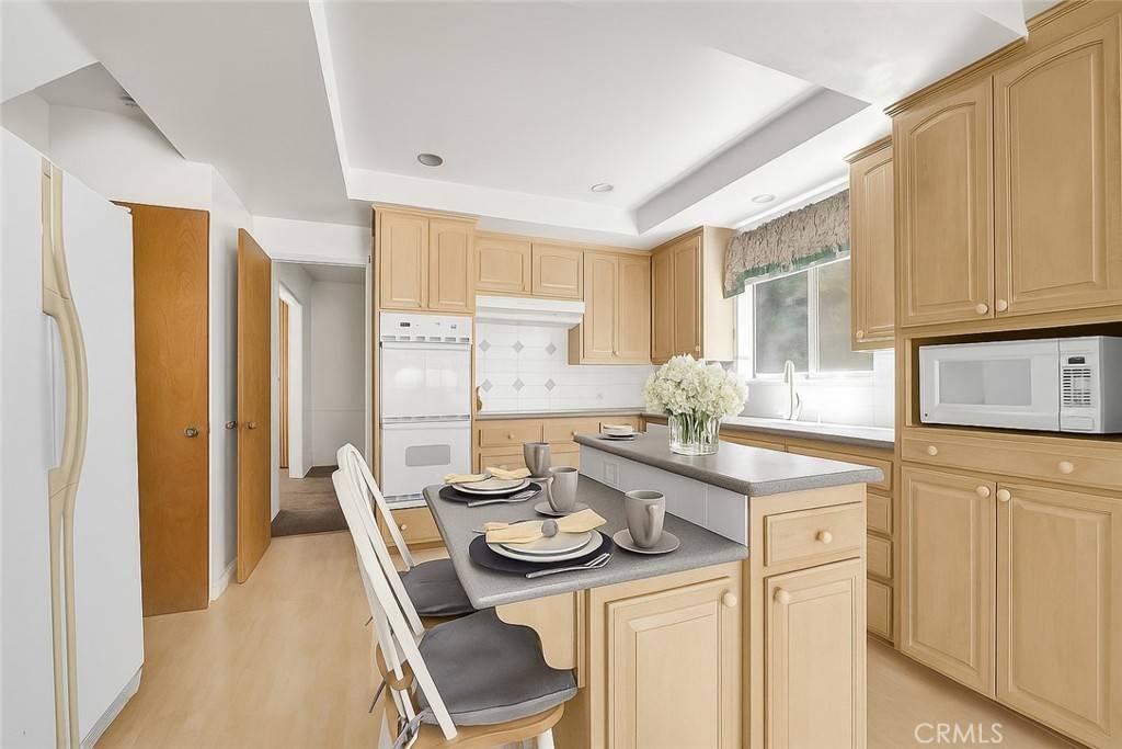 West Hills, CA 91304,8515 Eatough PL