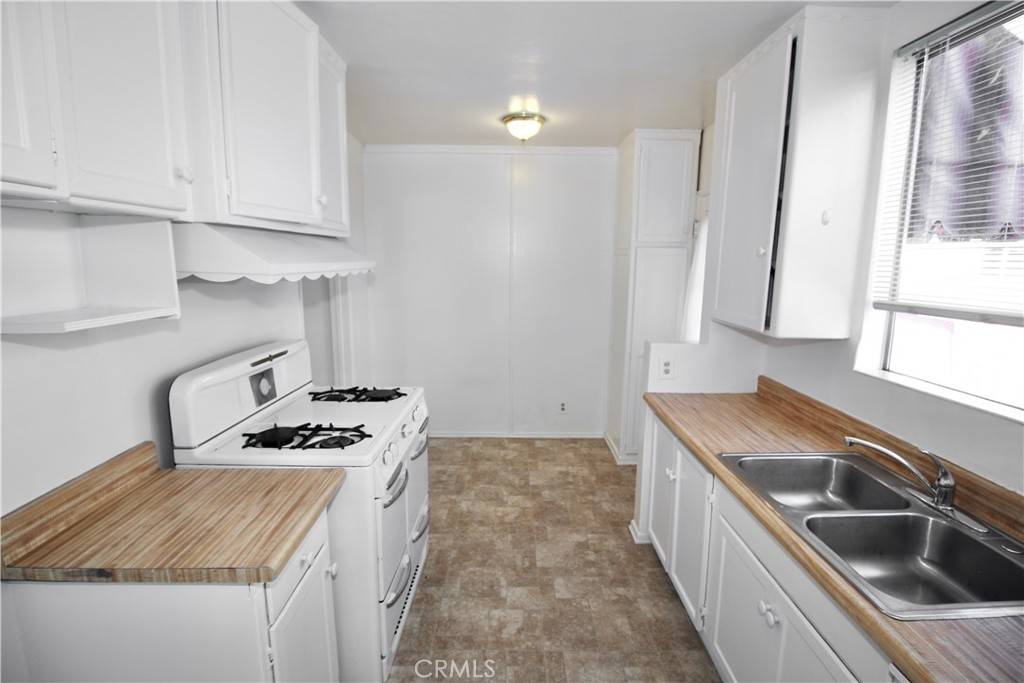 Encino, CA 91316,5117 Hesperia AVE