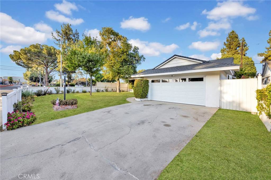 Northridge, CA 91325,9054 Darby AVE