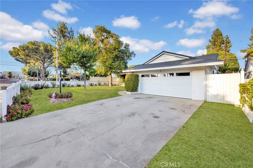 Northridge, CA 91325,9054 Darby AVE