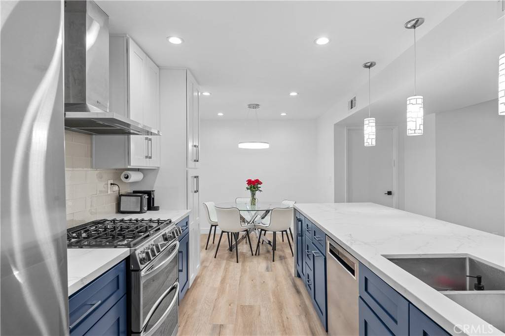 Tarzana, CA 91356,5325 Lindley AVE #106