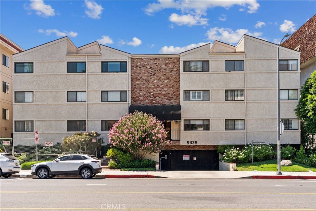 Tarzana, CA 91356,5325 Lindley AVE #106