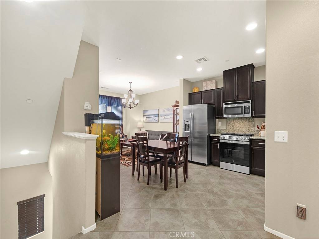Van Nuys, CA 91405,14665 Sherman WAY