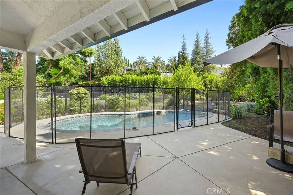 Tarzana, CA 91356,18433 Tarzana DR