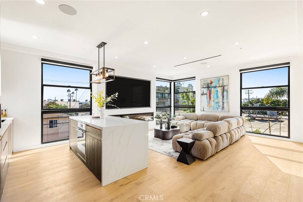 Mar Vista, CA 90066,12600 Mitchell AVE