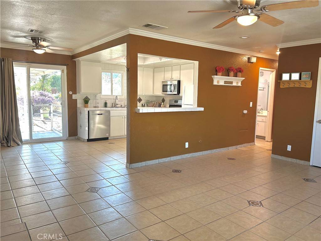 Palmdale, CA 93591,40103 169th ST E