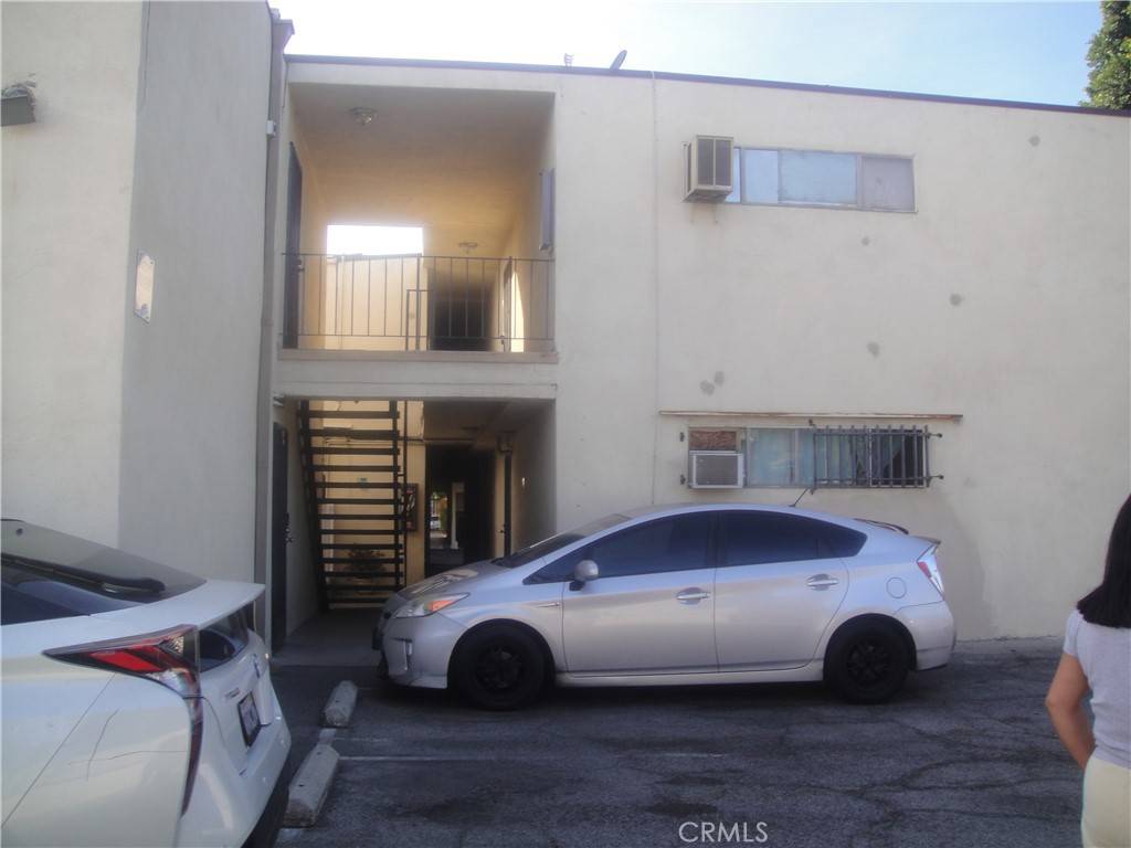 North Hollywood, CA 91605,7826 Laurel Canyon BLVD #3