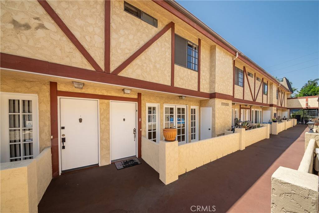Van Nuys, CA 91405,7422 Hazeltine AVE #8