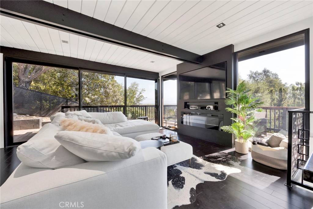 Sherman Oaks, CA 91423,4009 Weslin AVE