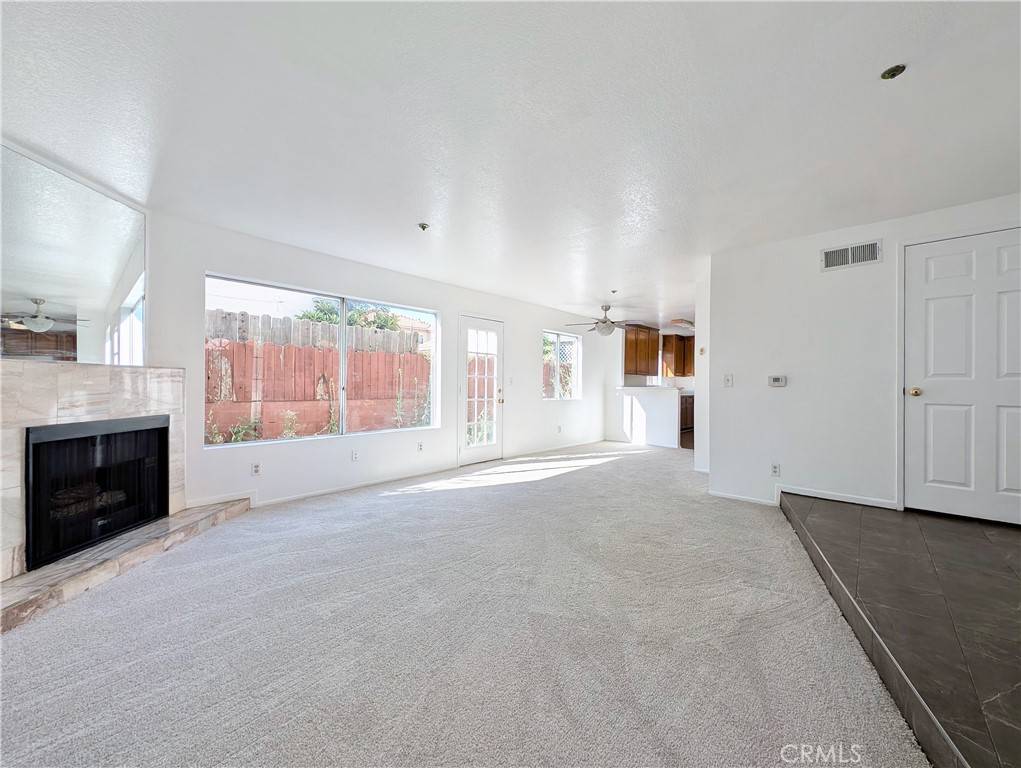 Arleta, CA 91331,9235 Woodman AVE #G
