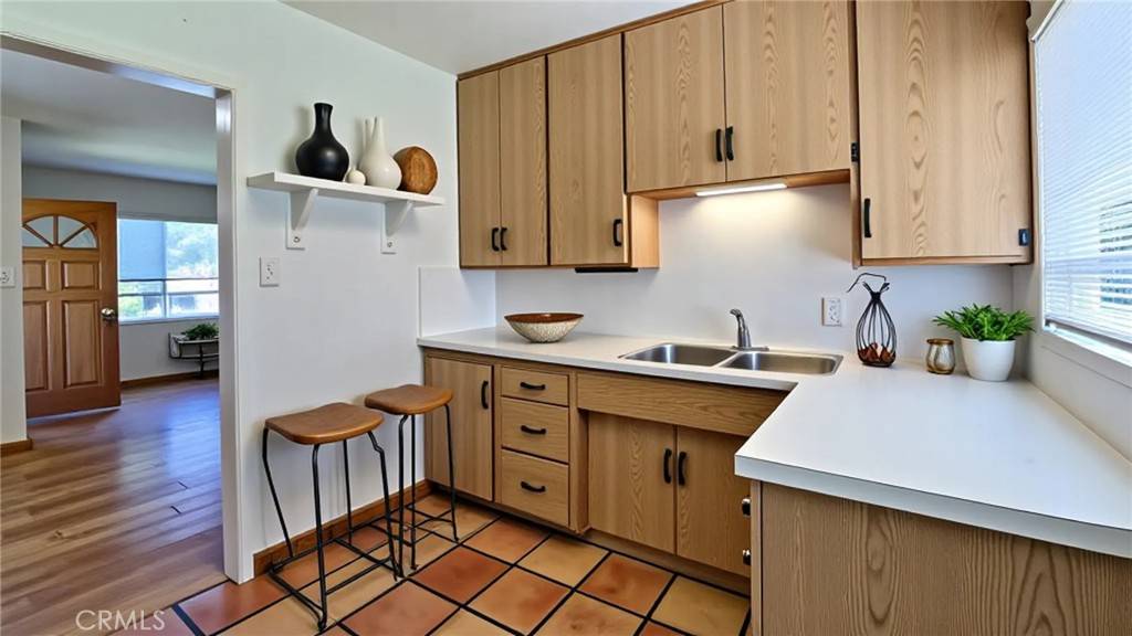 Encino, CA 91316,17634 Bromley ST