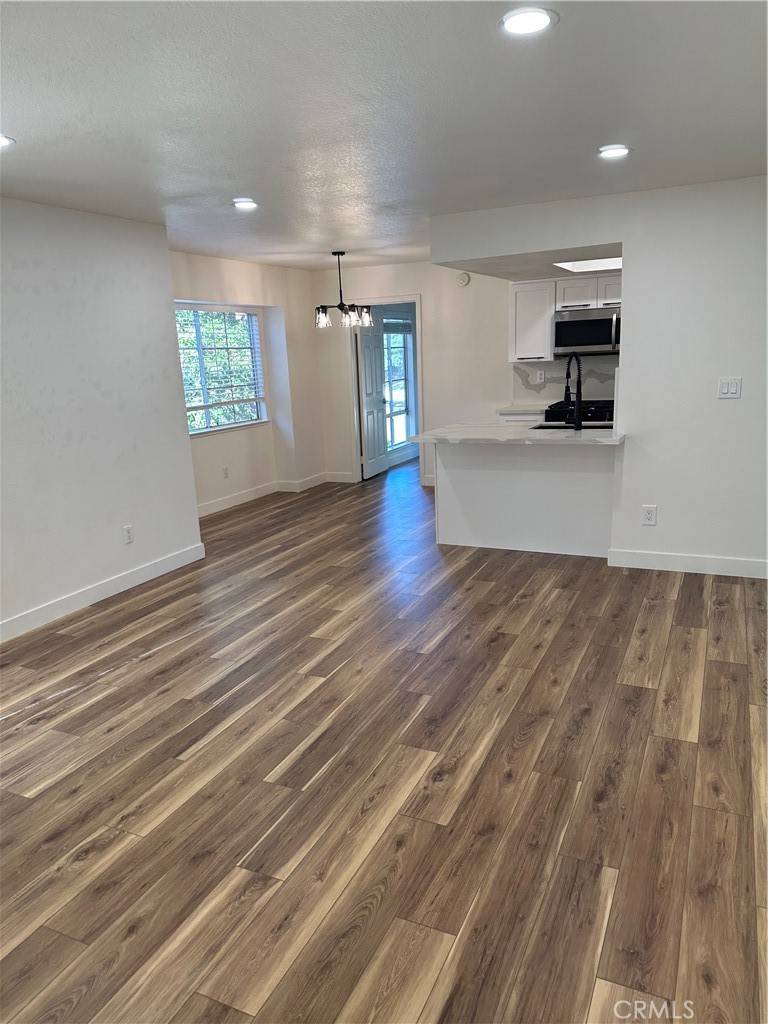 Calabasas, CA 91302,4201 Las Virgenes RD #201