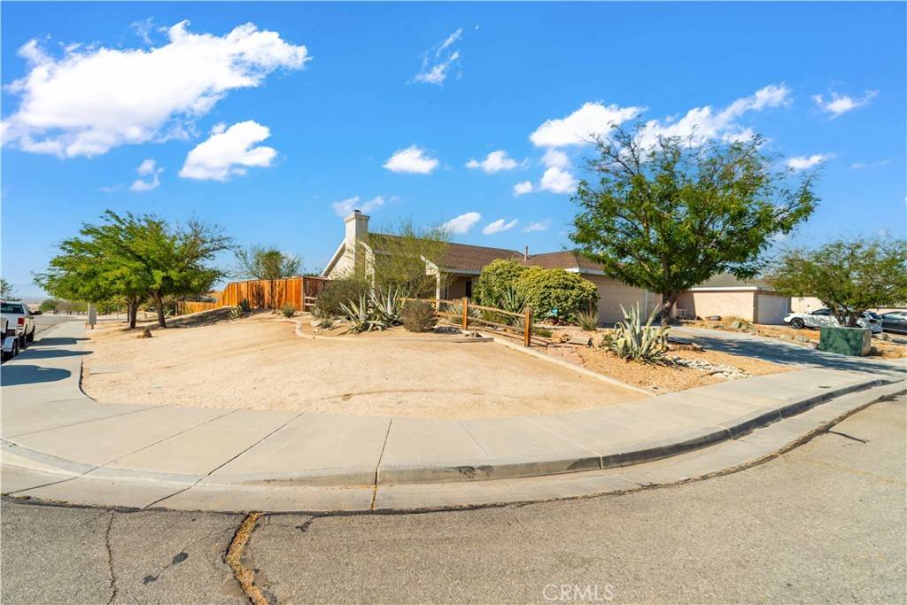 Rosamond, CA 93560,1016 Armstrong AVE