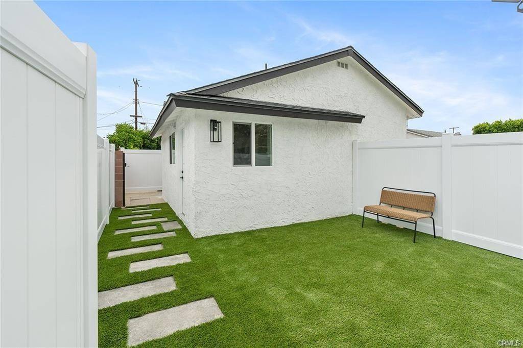 Winnetka, CA 91306,19853 Bassett ST