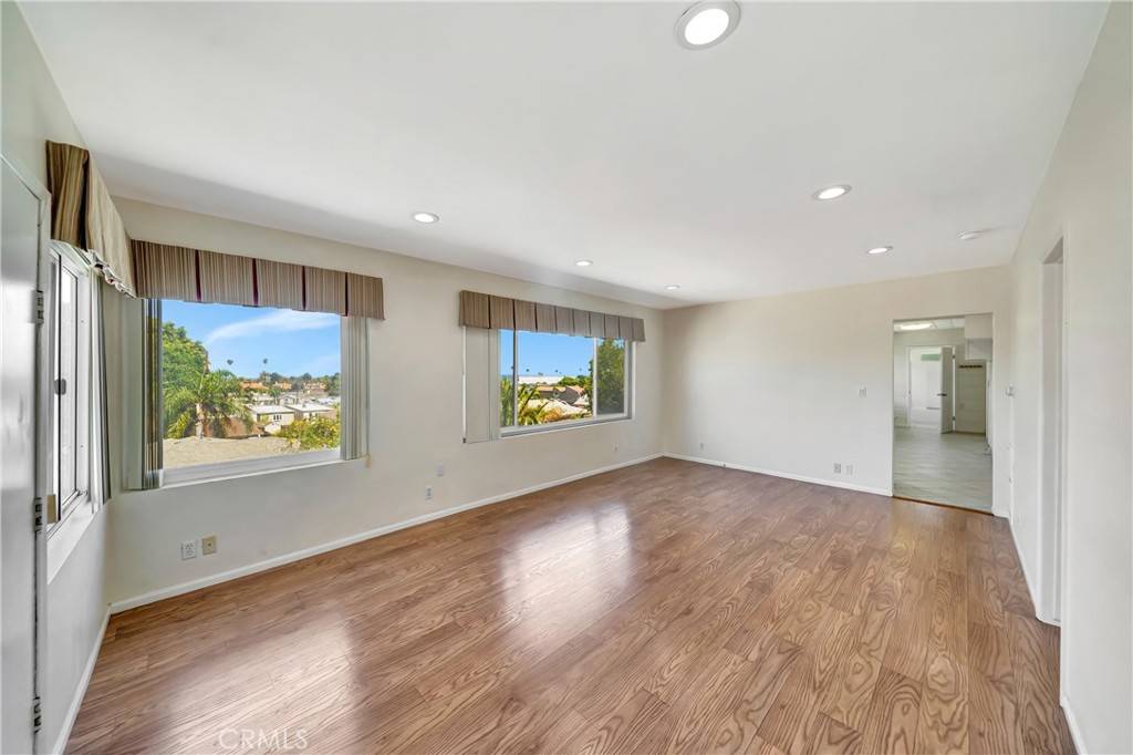 San Pedro, CA 90731,661 W 26th ST