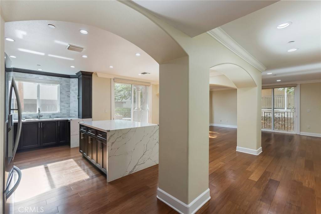 Valley Village, CA 91607,5305 Bellingham AVE #103