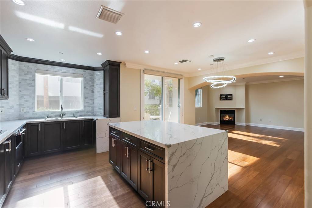 Valley Village, CA 91607,5305 Bellingham AVE #103