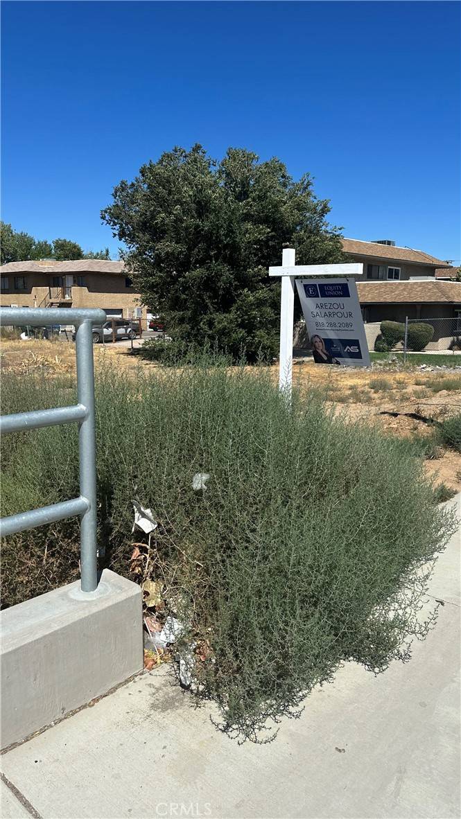 Palmdale, CA 93591,20 Avenue R