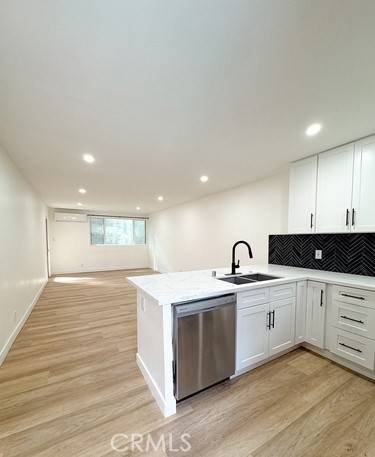 Encino, CA 91316,17000 Burbank BLVD #204