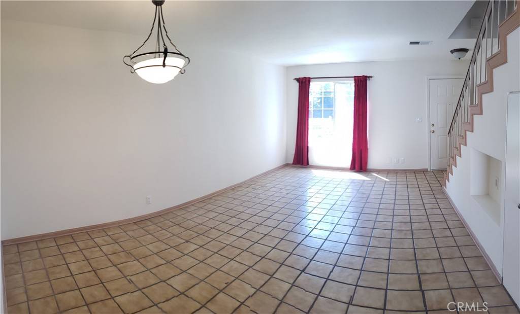 Reseda, CA 91335,19123 Hamlin ST #5