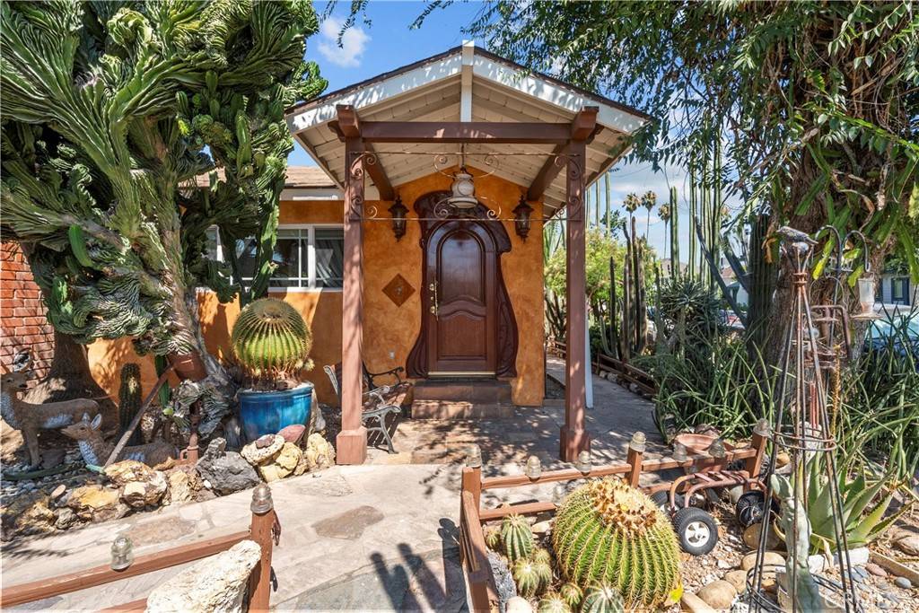 Reseda, CA 91335,7300 Sylvia AVE