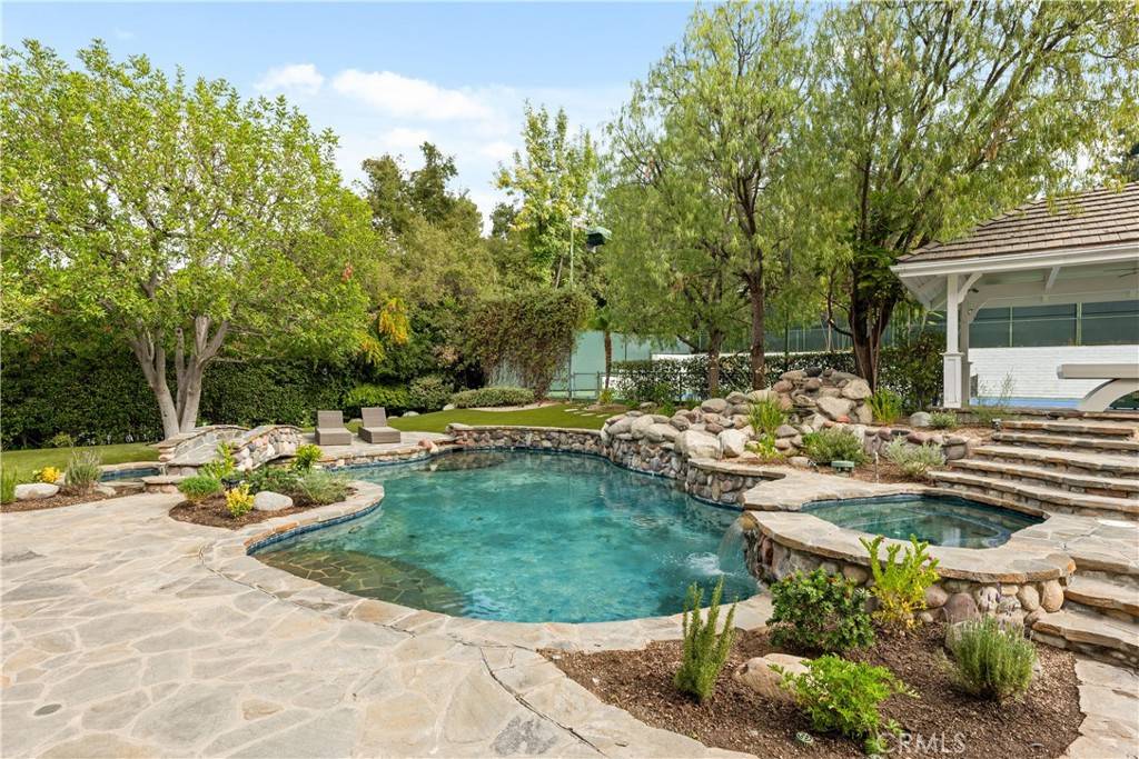 Encino, CA 91316,4550 Encino AVE