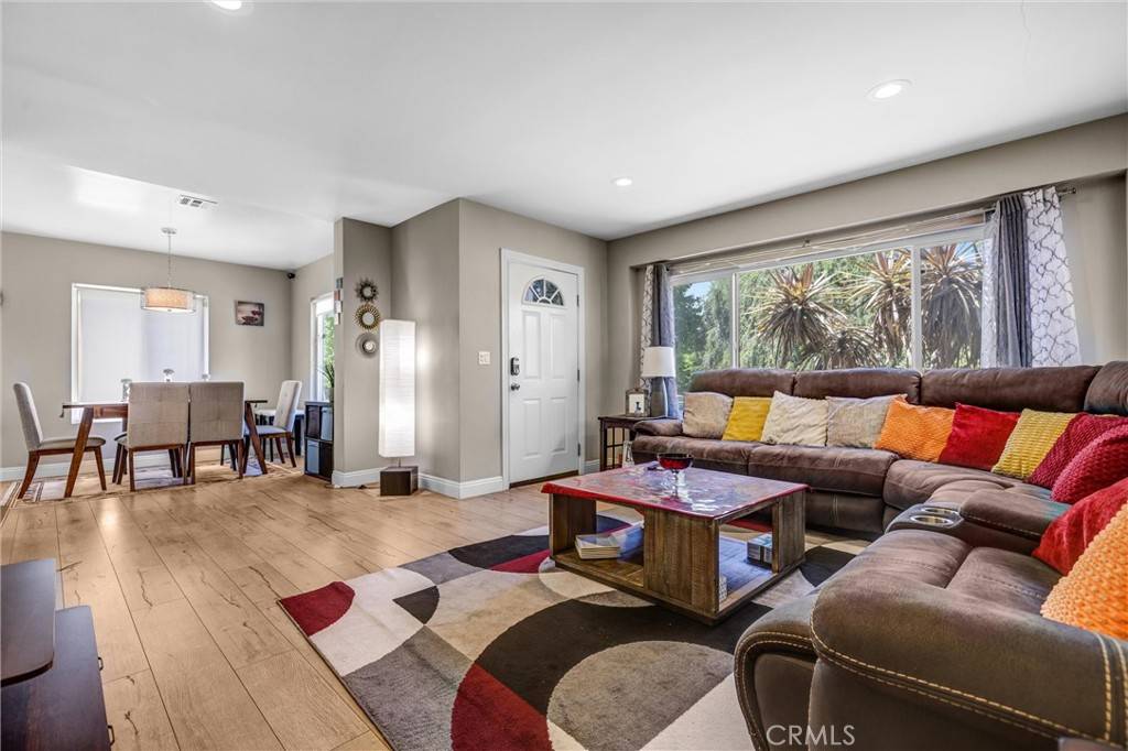 Encino, CA 91316,18026 Duncan ST
