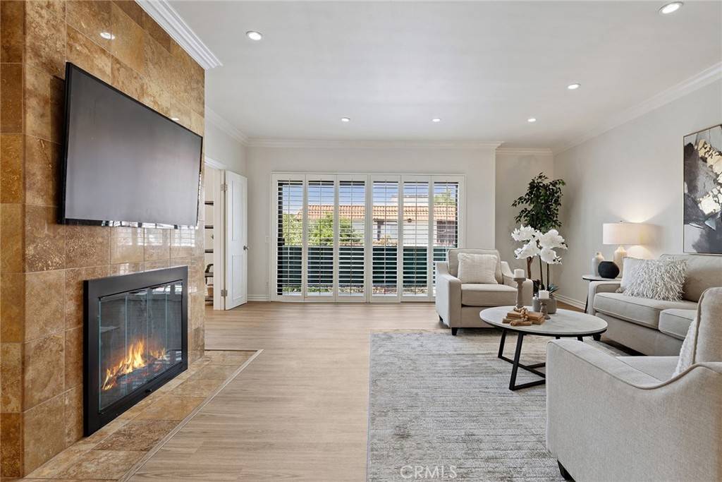 Encino, CA 91316,5416 Zelzah Avenue #202