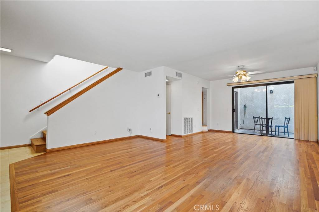 West Hills, CA 91307,23549 Victory BLVD #15