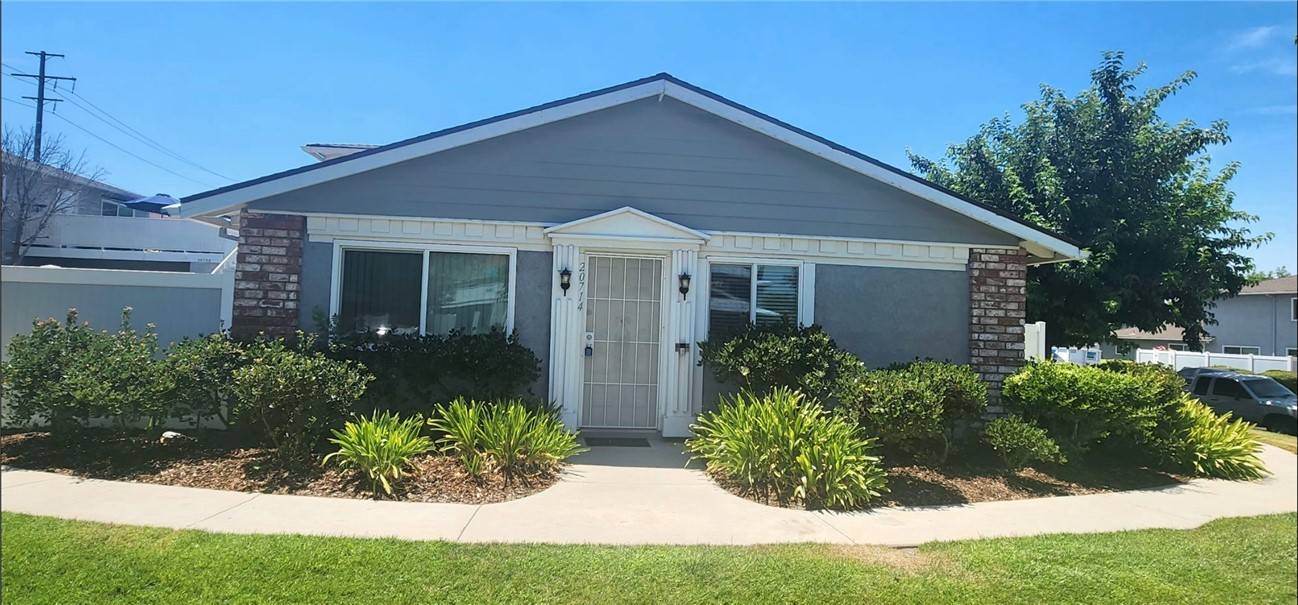 Saugus, CA 91350,20714 Dot ST
