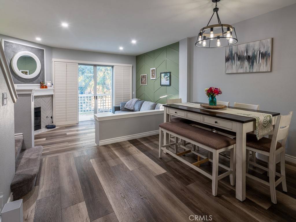 Valencia, CA 91355,24510 Mcbean Parkway #66