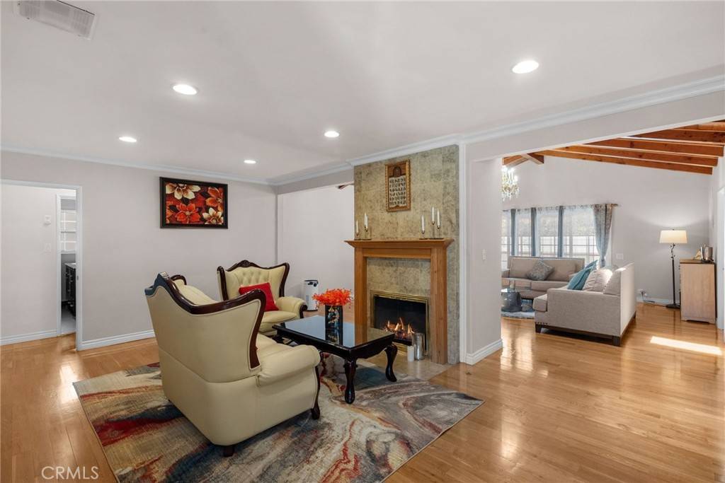 Northridge, CA 91324,8957 Eames AVE