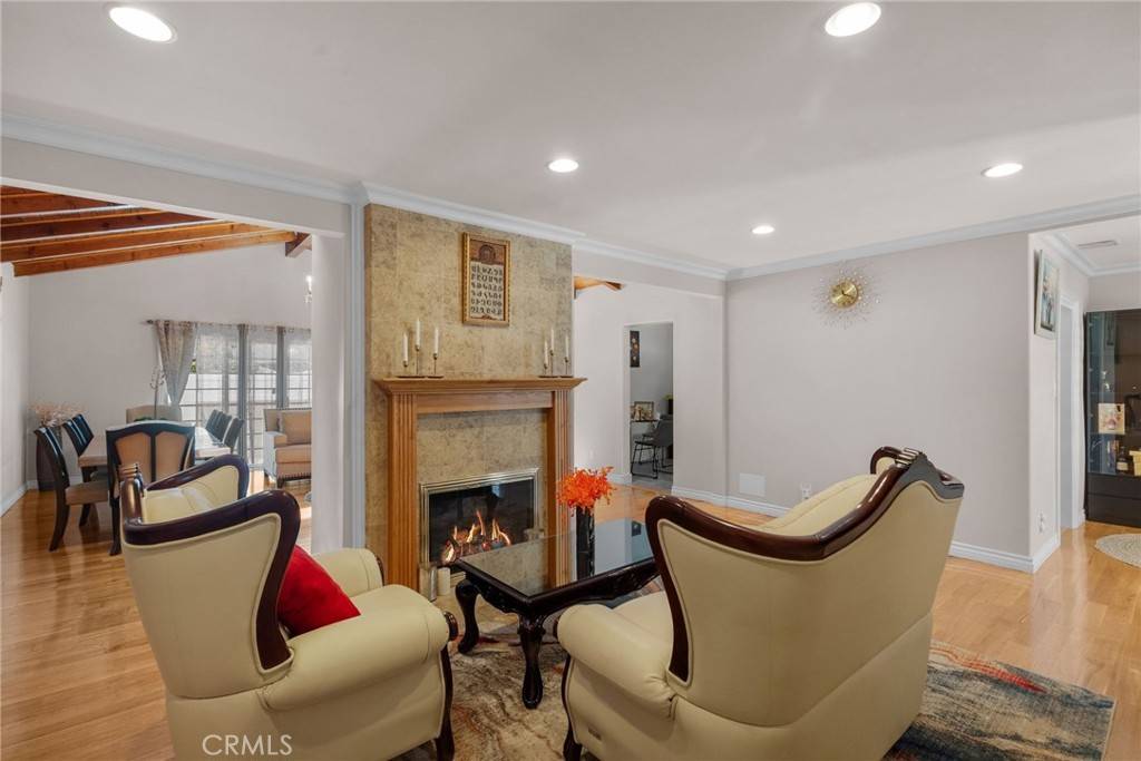 Northridge, CA 91324,8957 Eames AVE