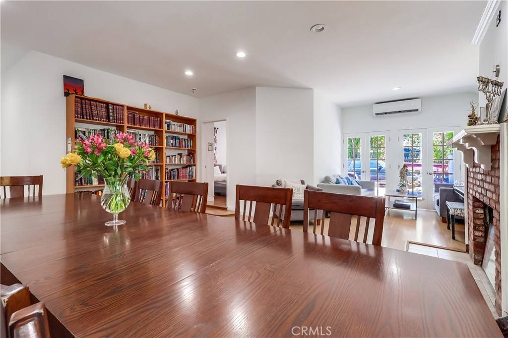 Valley Village, CA 91607,4725 Morella AVE