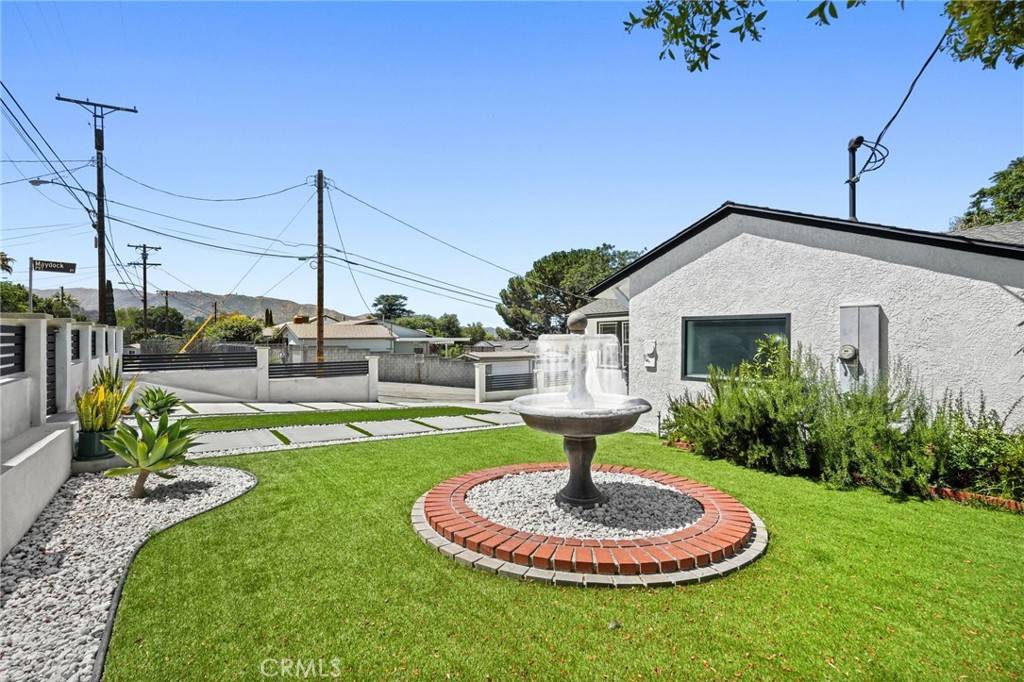 Tujunga, CA 91042,10337 Pinyon AVE