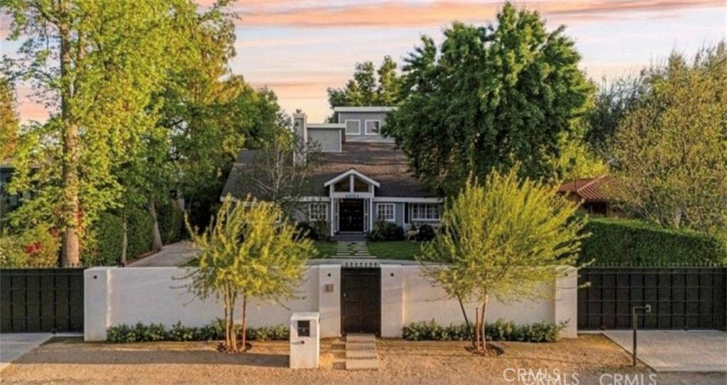 Woodland Hills, CA 91367,23134 Collins ST