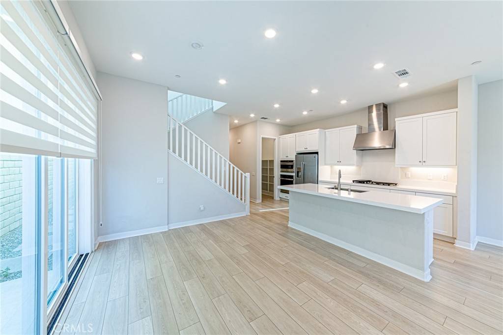 Valencia, CA 91381,27245 Red Willow CT