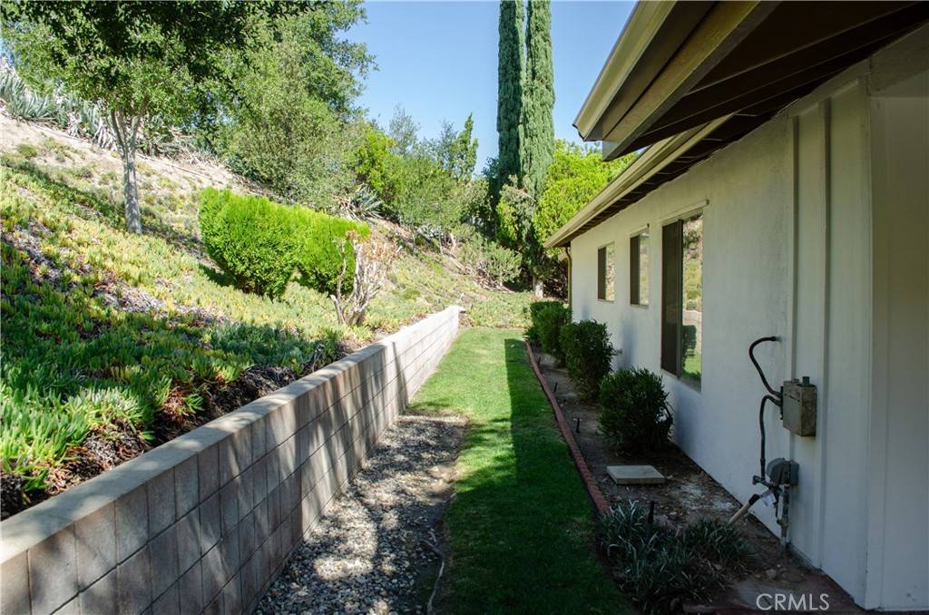 Newhall, CA 91321,26701 Oak Branch CIR
