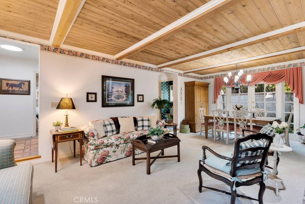 Woodland Hills, CA 91364,21230 Escondido ST