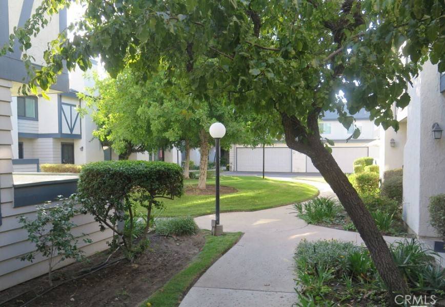 Reseda, CA 91335,19221 Sherman WAY #18