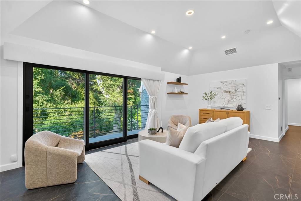 Tujunga, CA 91042,7580 Mcgroarty